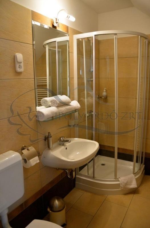 Haz Az Erdo Szelen Hotel Bánk Exterior foto